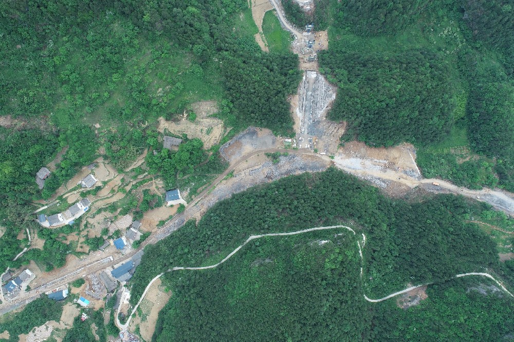 曾榮路改建工程全面提速，跑出建設(shè)“加速度”