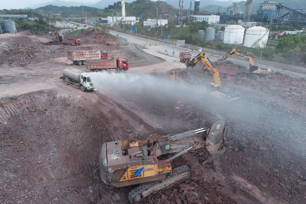 不停工、不斷檔，假期建設(shè)忙！